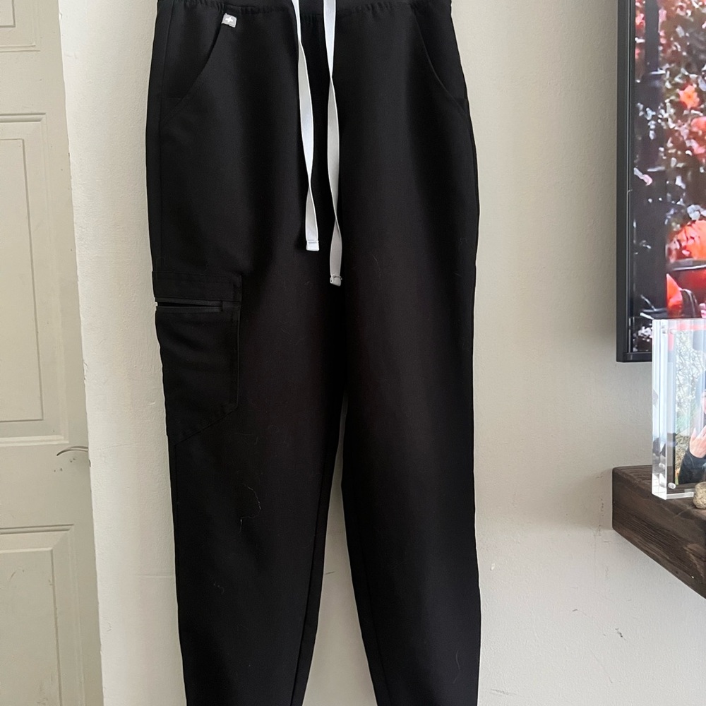 Figs Women’s Black Jogger Style Scrub pants- High Waist Zamora XXS- petite